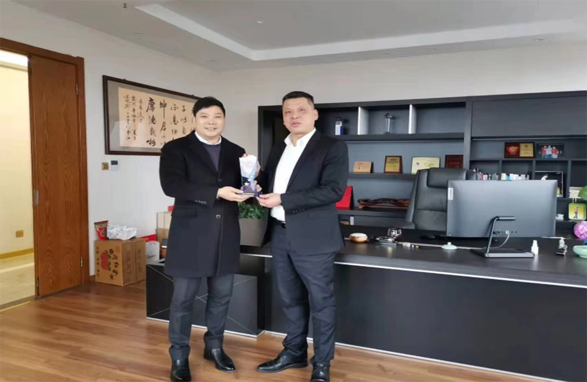 华迅荣获“二〇二一年度文明管理客户”