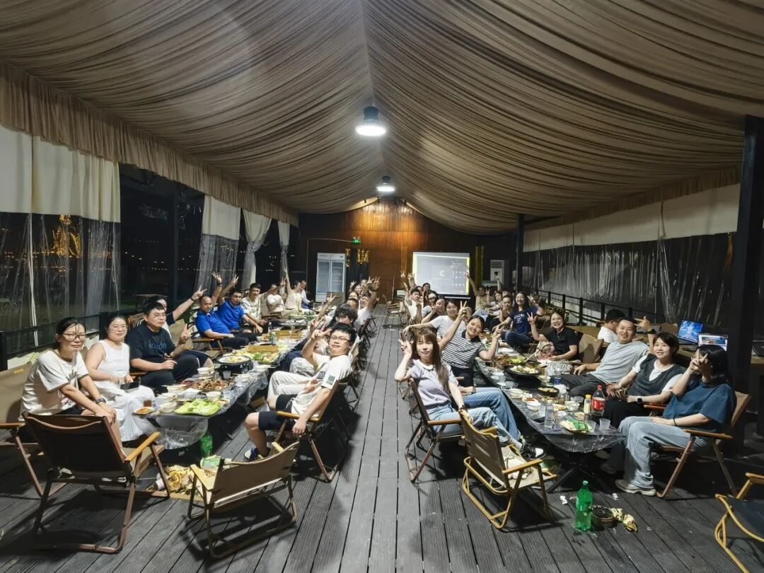 华迅 | 秋日植物园的烧烤小团建